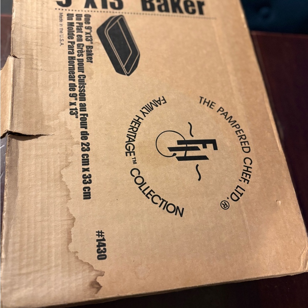 The Pampered Chef Brown & Black Family Heritage Collection Baker Box